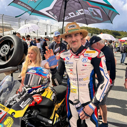 reiti zeigt pranke rennstrecke motorrad handschutz